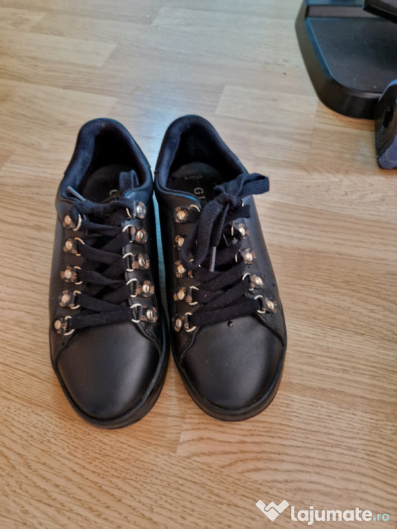 Guess Sneakers,Marimea 36