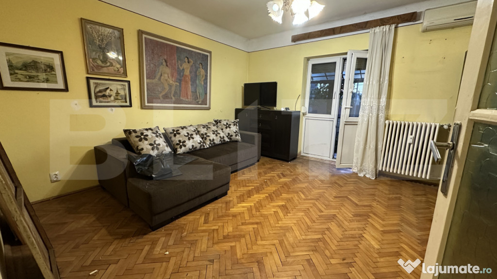 Apartament cu 2 camere si parcare, zona central