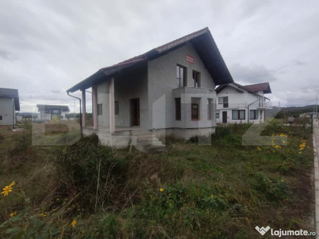 Casa 140 mp pe 2 nivele,4 camere,oras Beclean
