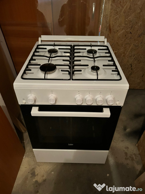 Aragaz Beko aprindere electrică