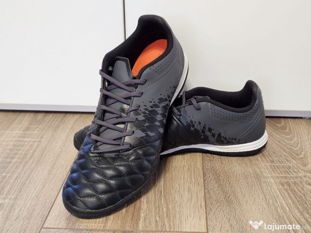 Ghete fotbal Kipsta Agility 900 Pro negre, marime 44