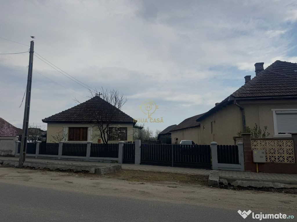 De vanzare Teren 4556MP + Casa la Strada Principala Medie...