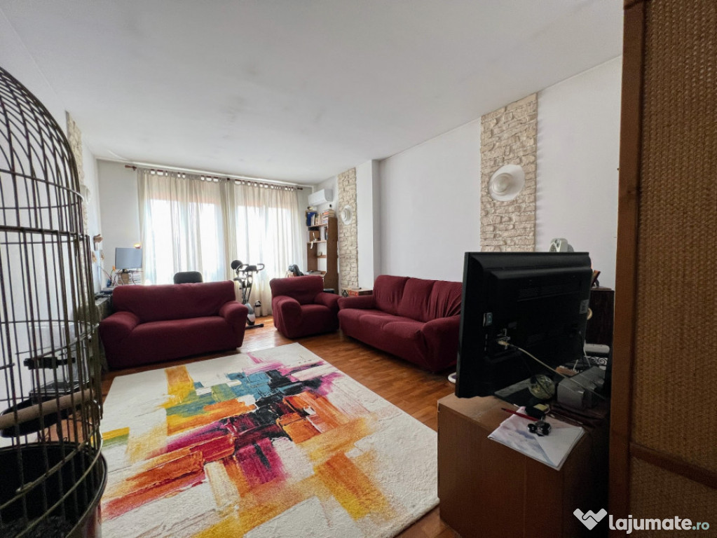 Apartament 3 camere zona Polona