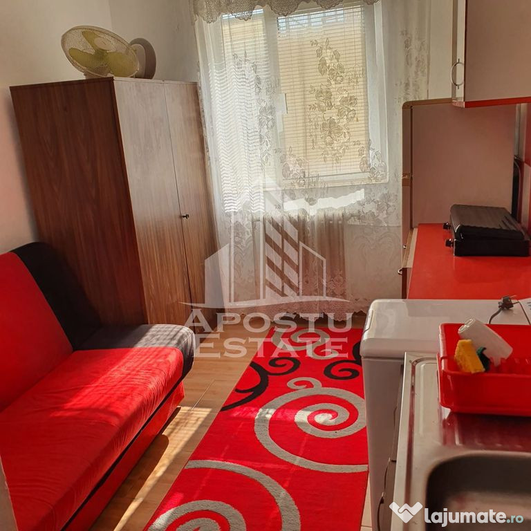 Garsoniera ,parter, cu toate utilitatiile, Dambovita