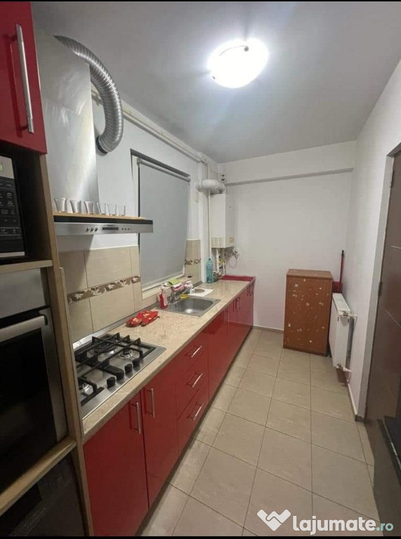 Garsoniera bine compartimentata cu balcon inchis, centrala termica