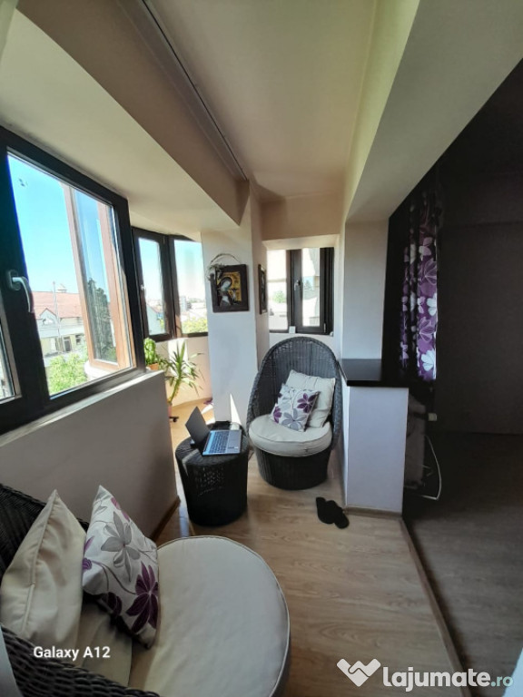 Apartament decomandat, 3 camere, 80 mp, zona Ramada