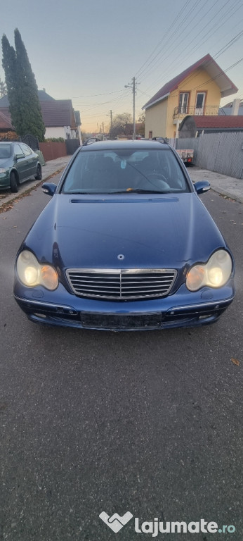 Vand pentru dezmembrări