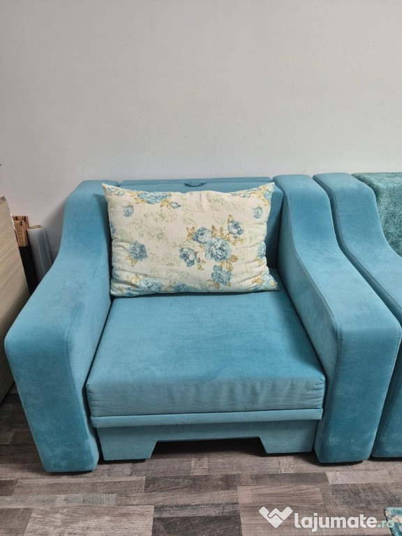 Vând canapea extensibila si 2 fotolii extensibile