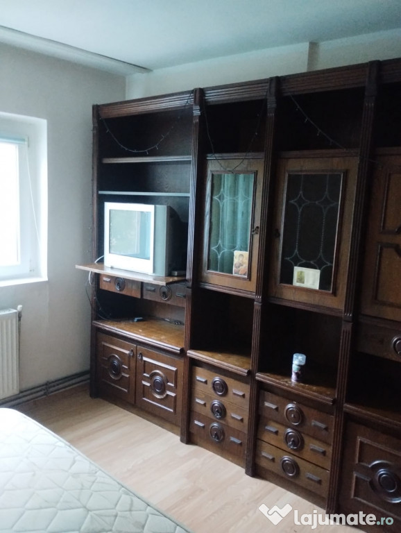 Garsonieră zona Traian etaj 2 în T