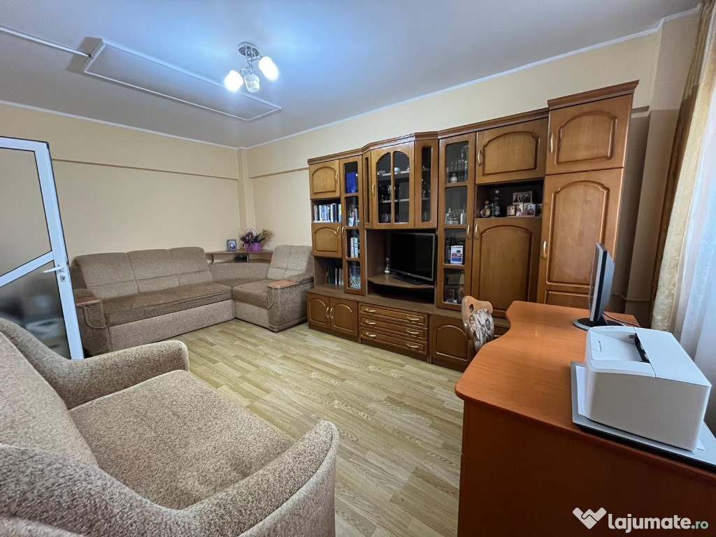 Apartament cu 2 camere in Micro 20