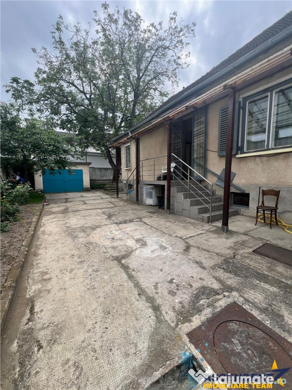 Casa singura in curte, cu garaj, Central, Brasov