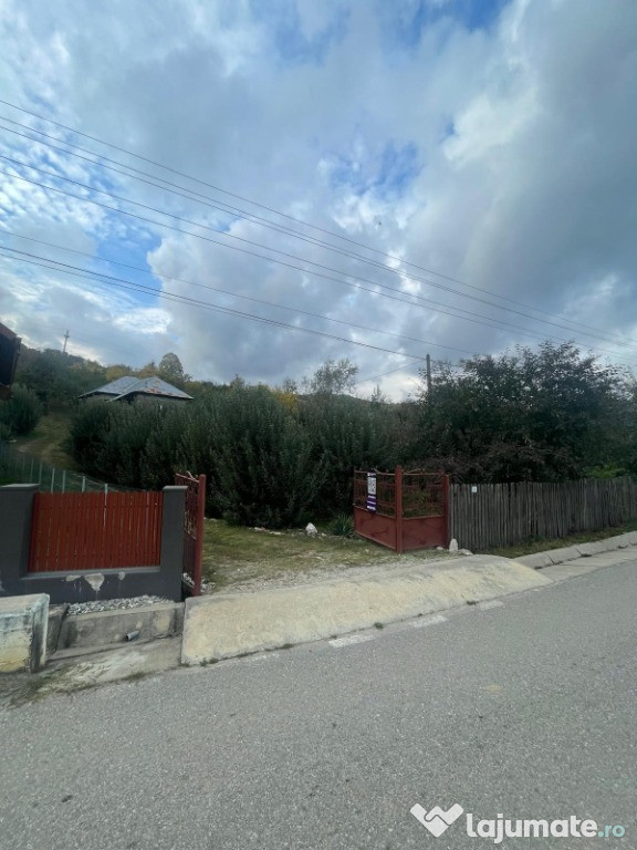 Casa cu teren de vanzare in comuna Botesti, judetul Arges