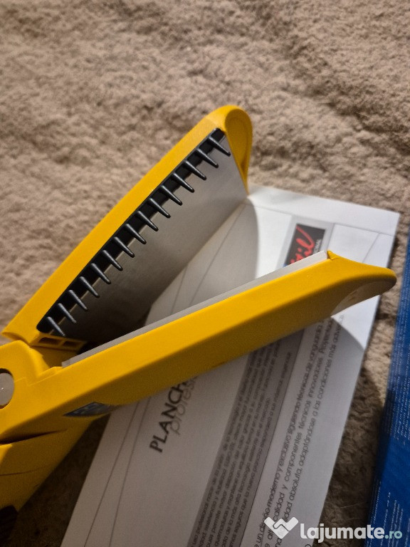 Placa de indreptat parul Eurostil profesional, noua, Spania