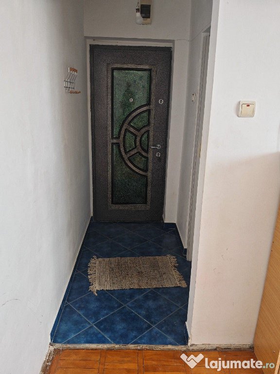 Vând apartament cu 2 camere