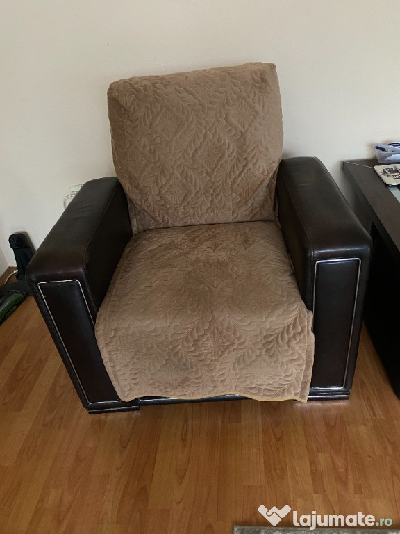 Canapea cu două fotolii de vânzare