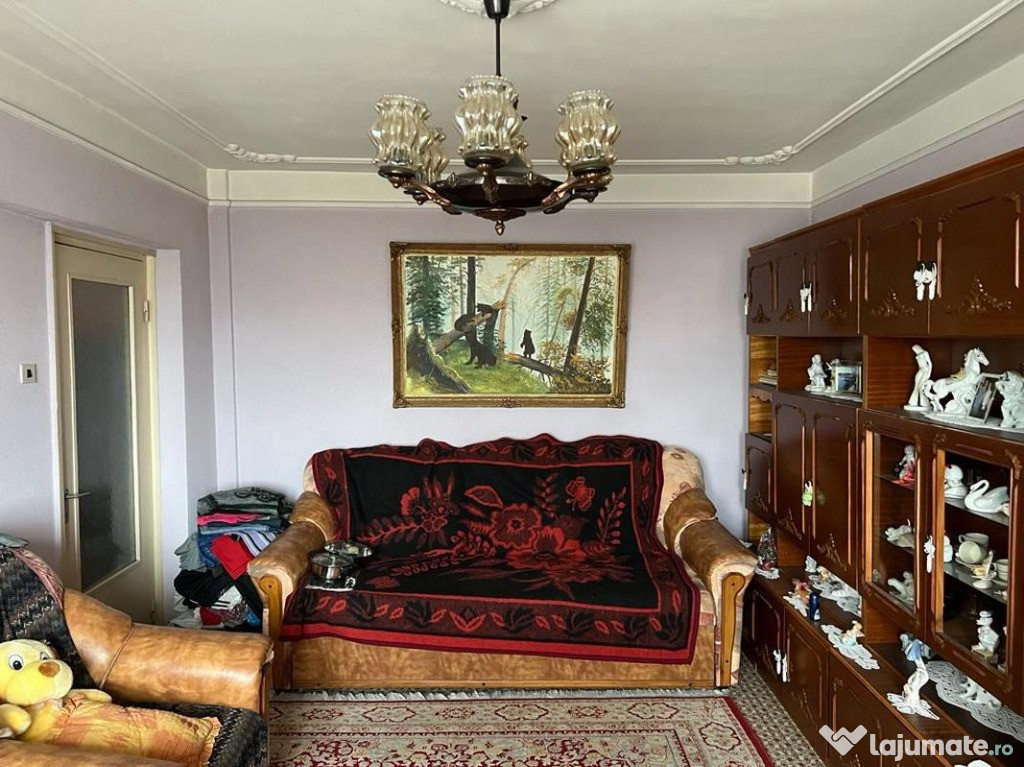 Radu Negru etaj 3 Balcon 7m