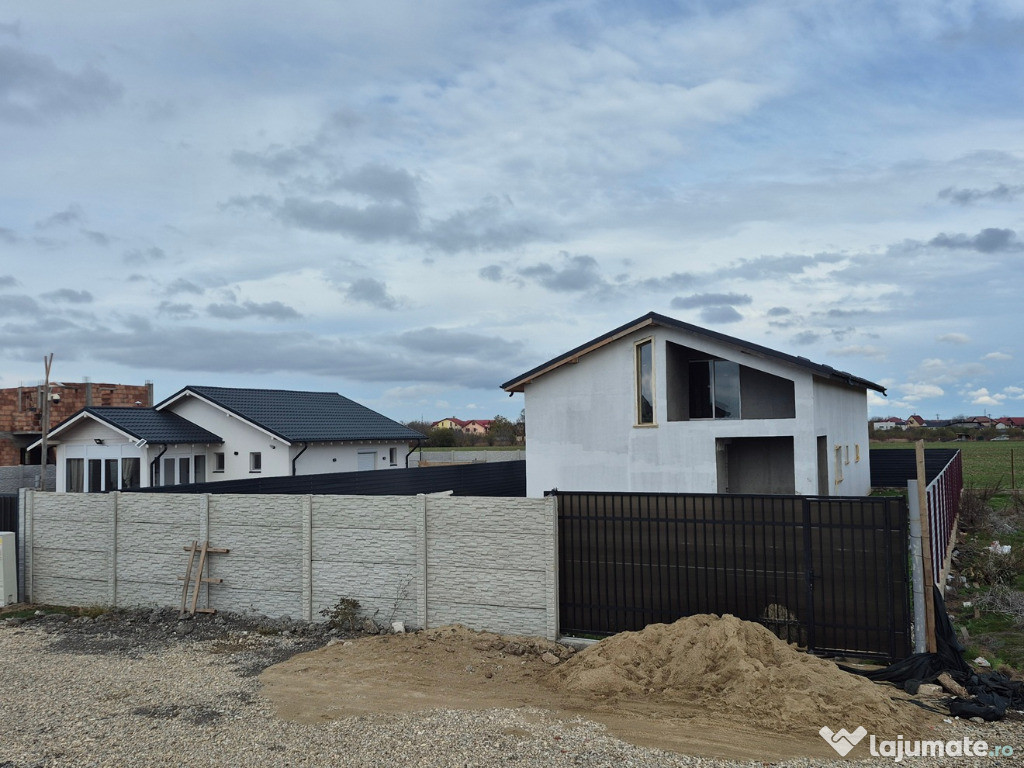 Vila de vanzare in Balotesti,vecinatate lac