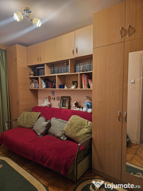 Apartament 3 camere de vanzare in zona Dacia, Constanta