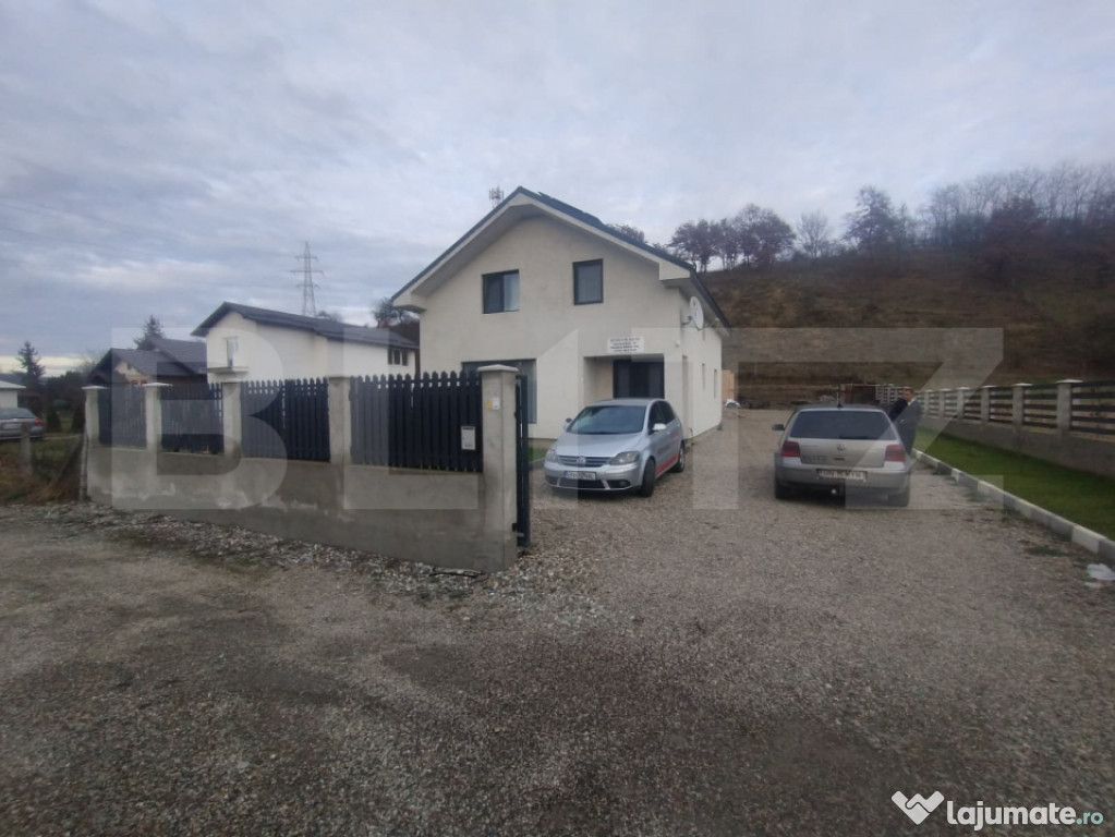 Casa pe 2 nivele cu 5 camere si 140 mp +teren 850 mp oras Be