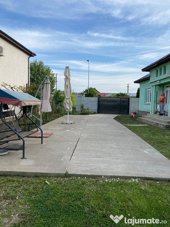 Vand casa in comuna Isalnita