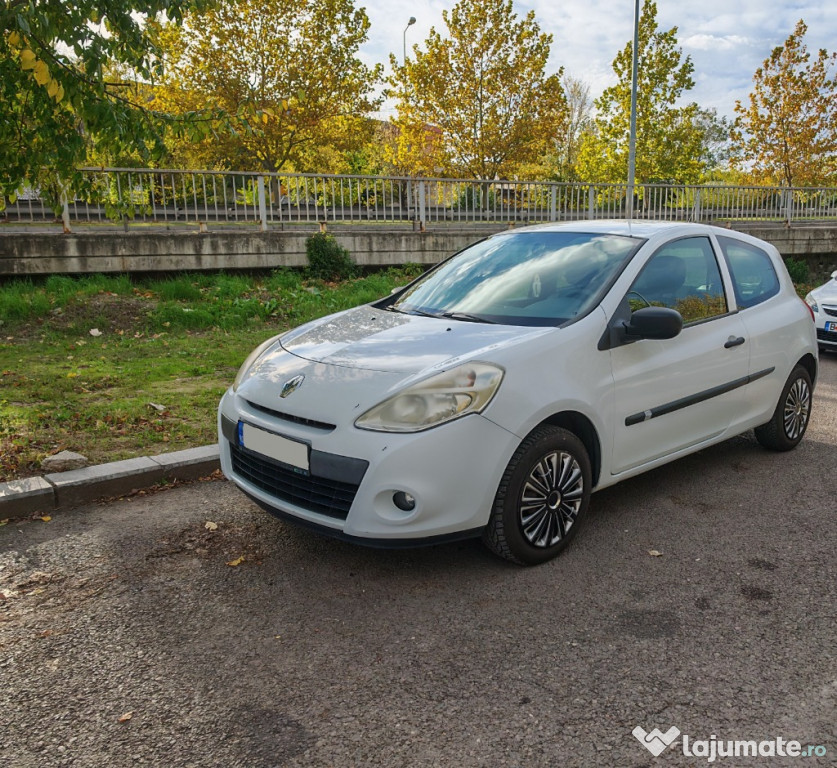 Vând Renault Clio 1.5 dCi, an fabricație 2011, caroserie 3 uși, în sta