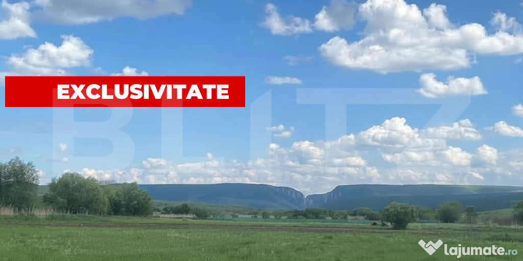 Teren 2.400 mp cu 72m asfalt, utilitati la limita și panora