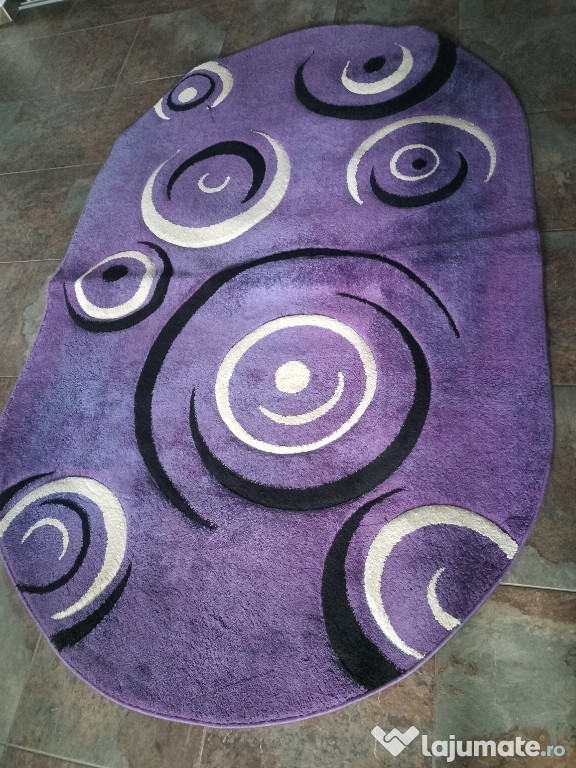 Vând mocheta+ traversa