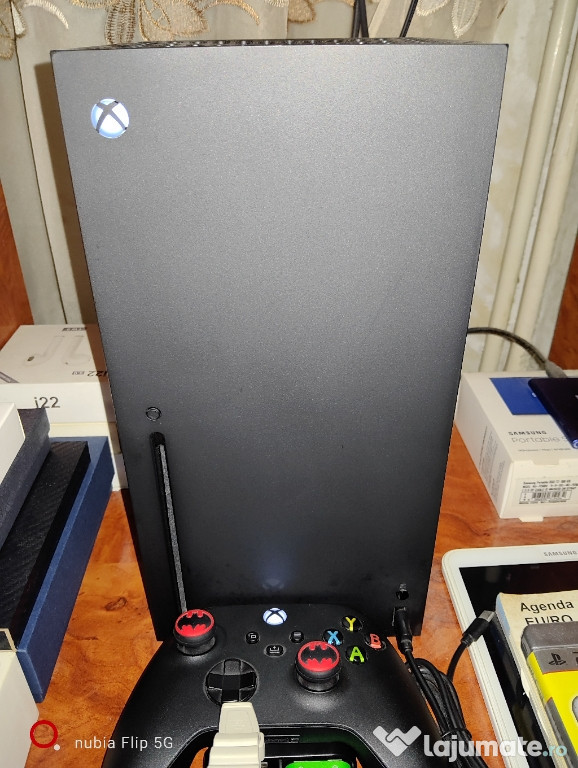 XBOX SERIES X Vând