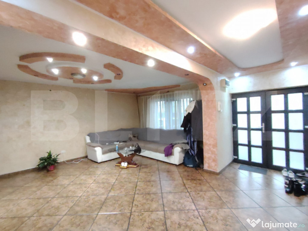 Vila Craiova P+1+M, 317 mp utili și curte de 980 mp