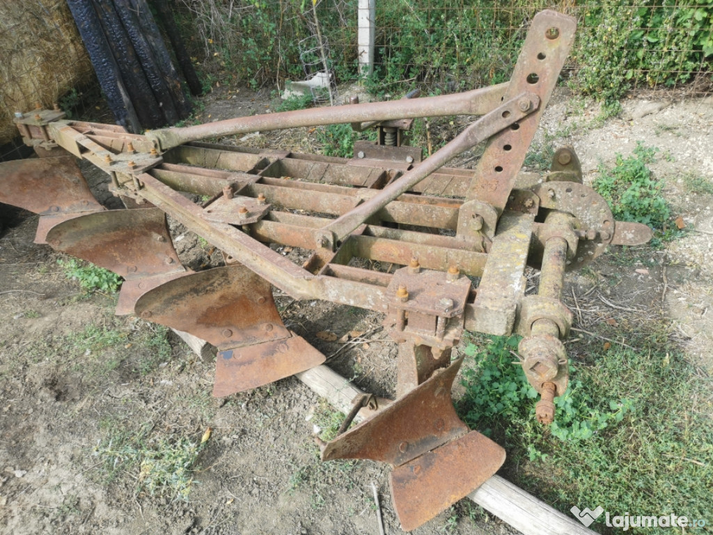 Plug cu patru brazde