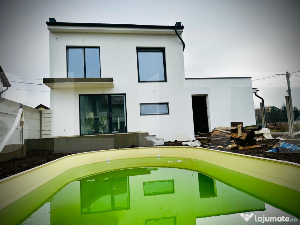 Casa moderna cu piscina, aproape de Arad