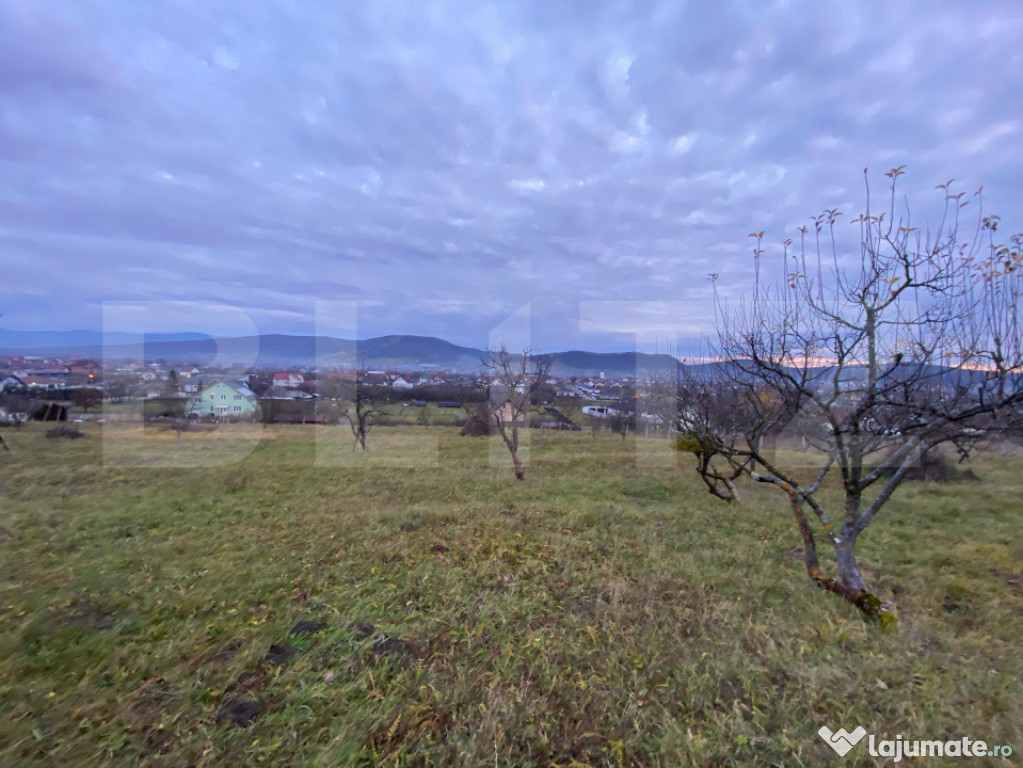 Teren de vânzare – 3 parcele a câte 7,5 ari intravilan |