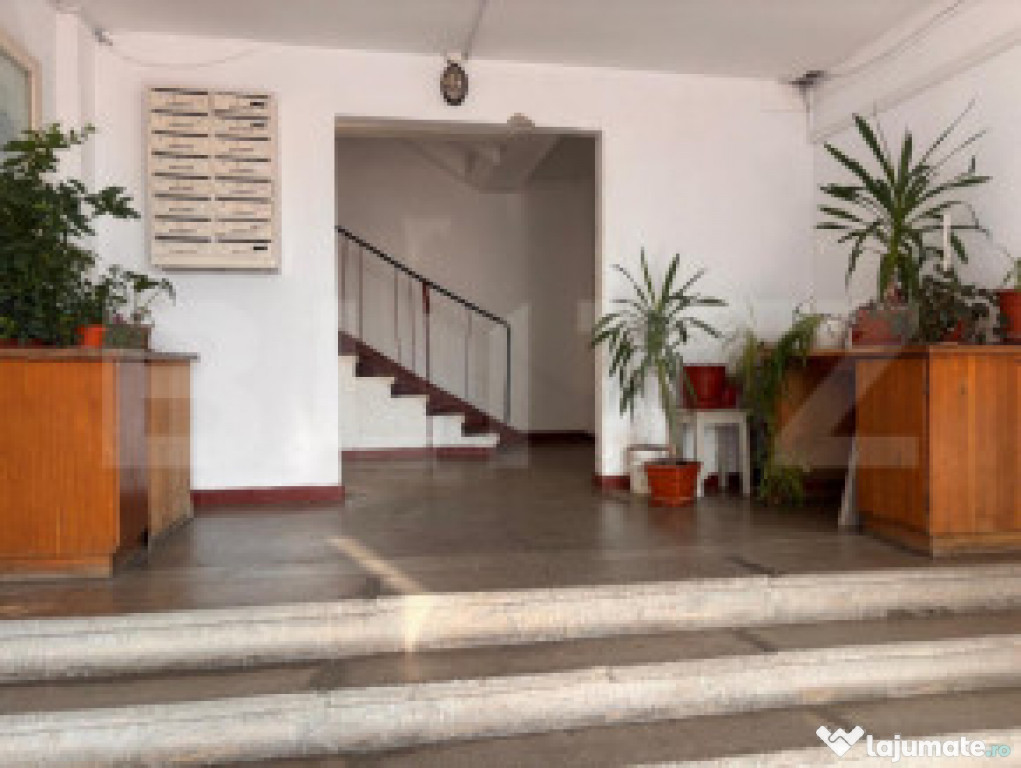 Apartament 2 camere, decomandat – Micro 2 | Stație autobu