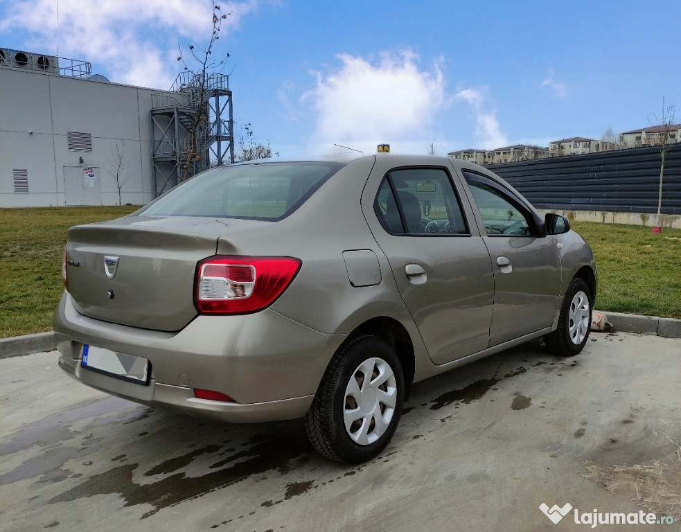 Vând Dacia Logan