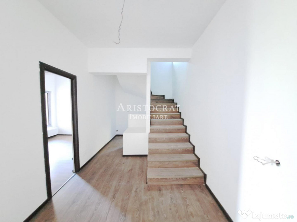 Vila Tip Duplex generoasa cu vedere lac