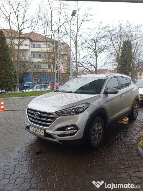 Hyunday tucson 1.6 benzins