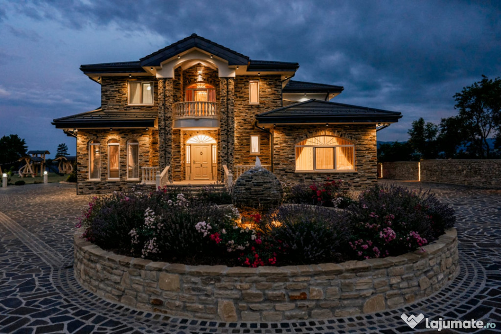 Casa exclusivista cu arhitectură unică, 320mp utili, Horod