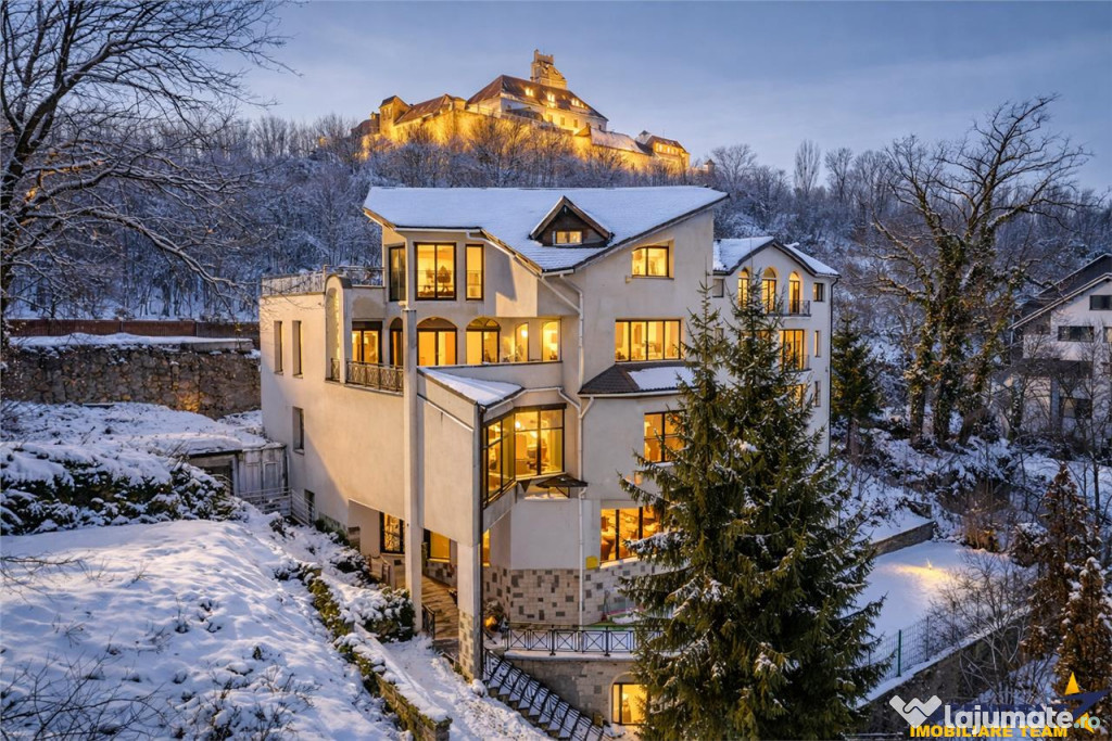 FILM! Castelariu: spectacol panoramic, locatie prestigioasa,