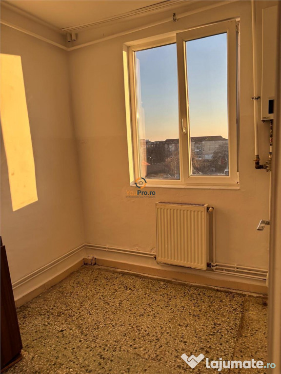 Decomandat 2 camere Bloc cu lift etajul 5 zona Dambovita