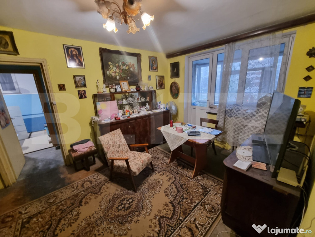 Apartament 3 camere, 54 mp, zona Calea Bucuresti - Scoala 21