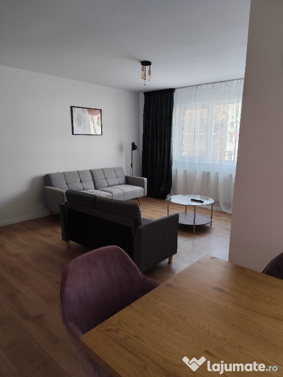închiriez apartament 3 camere, bloc nou, mobilat utilat
