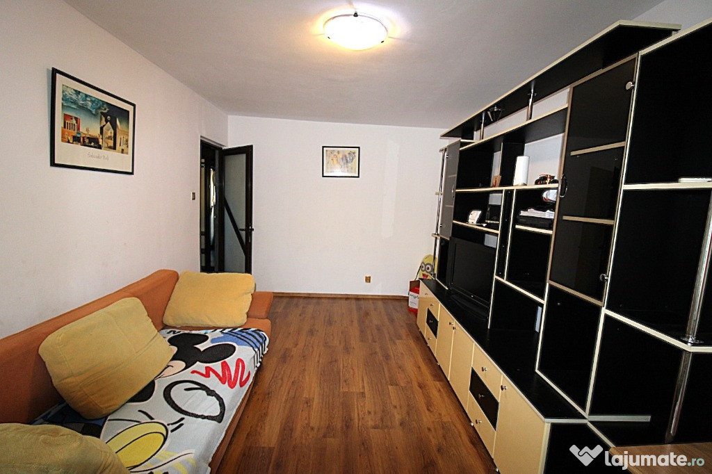 Apartament cu 2 camere in Micro 17