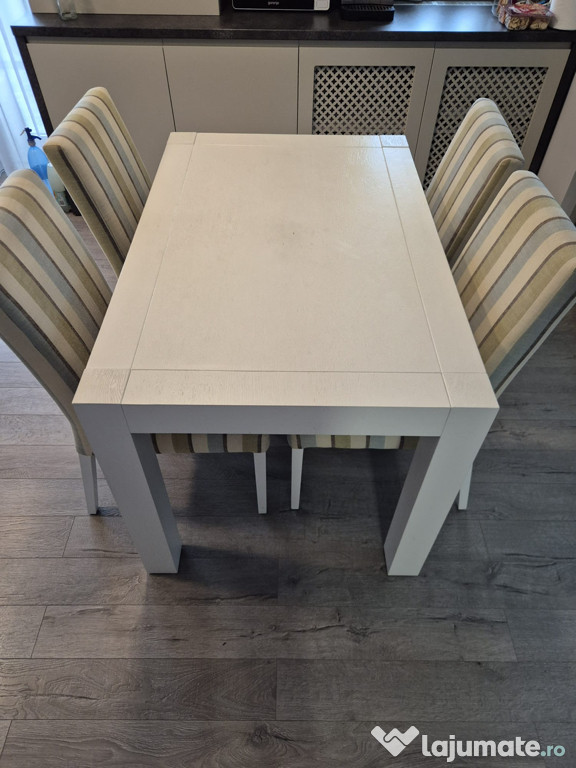 Vând masă cu 4 scaune de bucătărie.