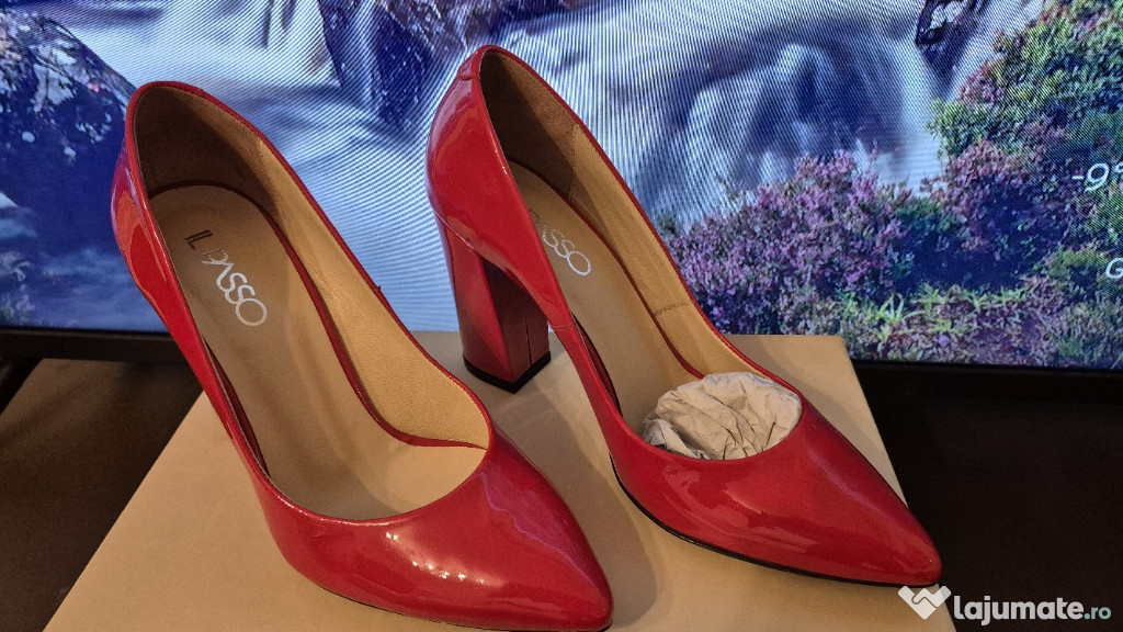 Vând pantofi din piele naturală noi