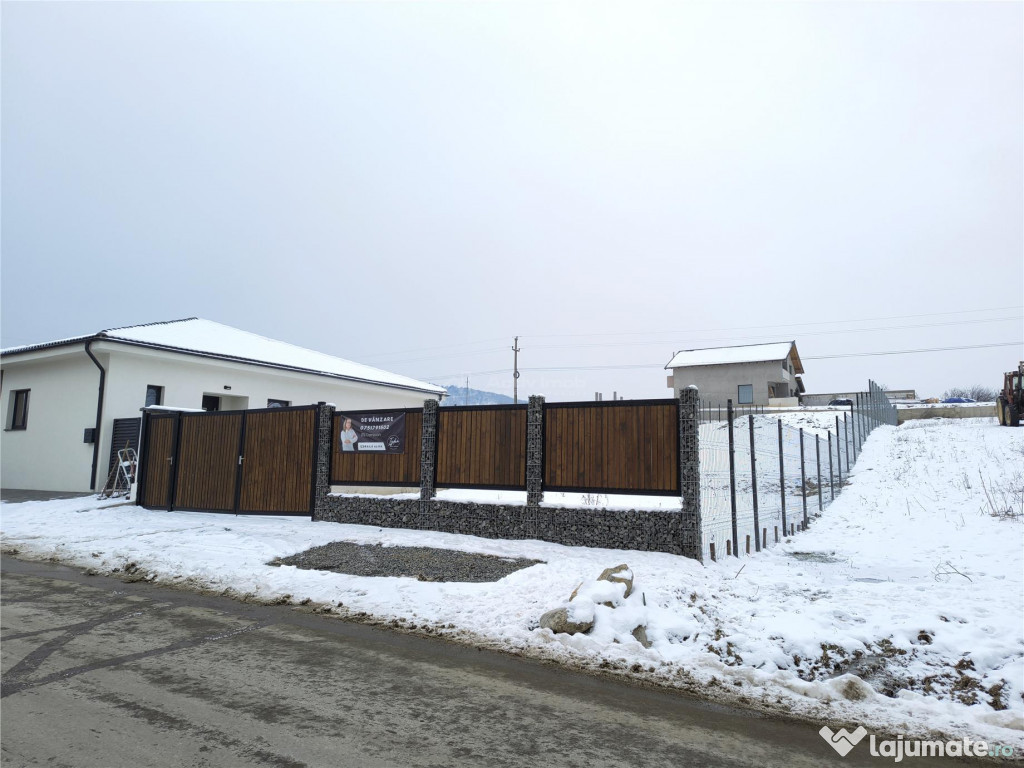 Teren intravilan de 769 mp cu priveli#537;te panoramic#259;