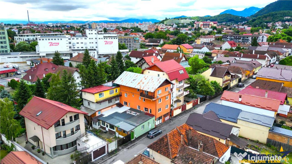 FILM! Stradal imobil, pe doua camere garaj propriu, Centra