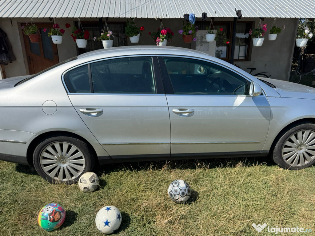 Vând sau dezmembrez