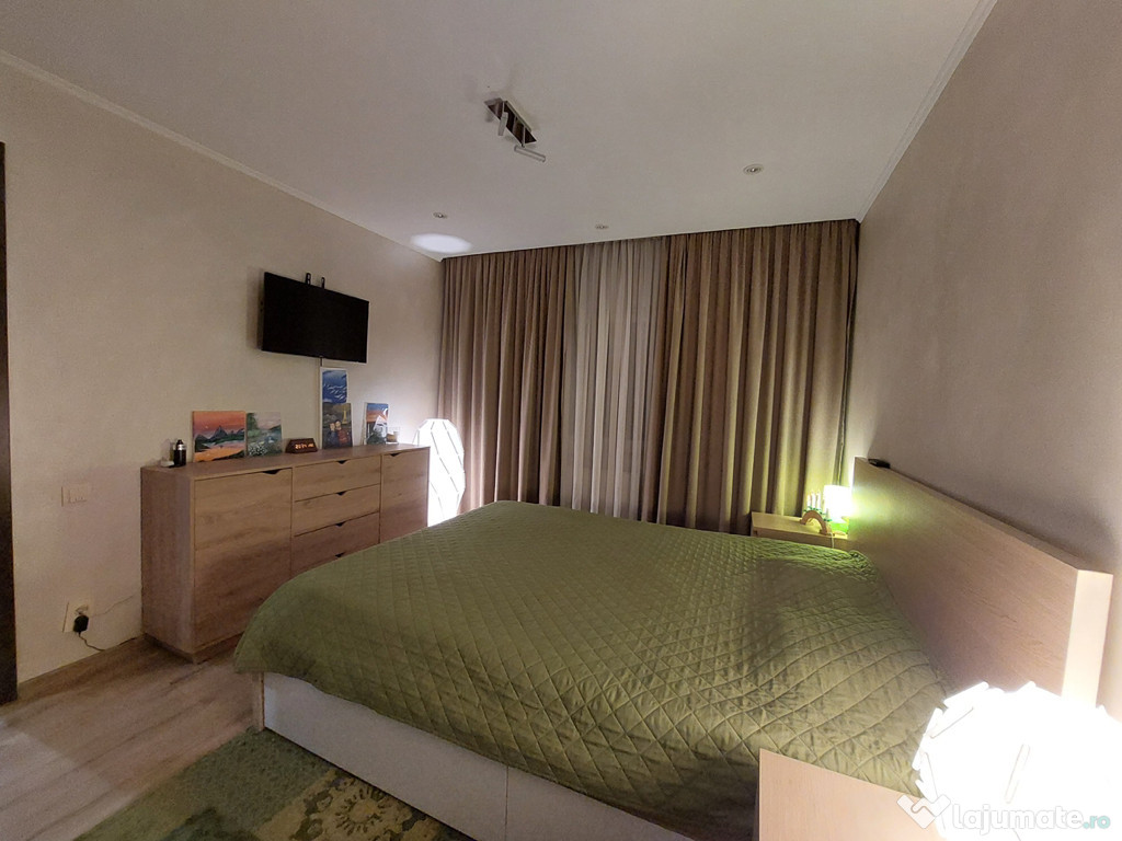 Inchiriez Ap Bulervardul Decebal(vizavi biserica veche)