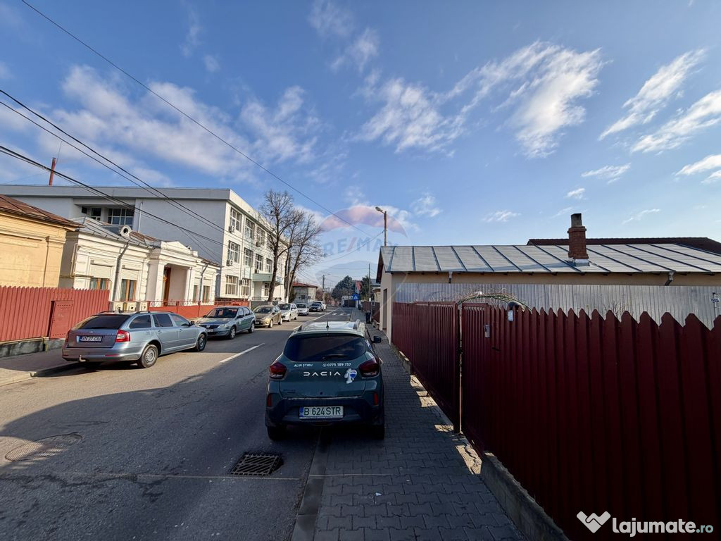 Casă / Vilă cu 4 camere de vânzare în zona Central