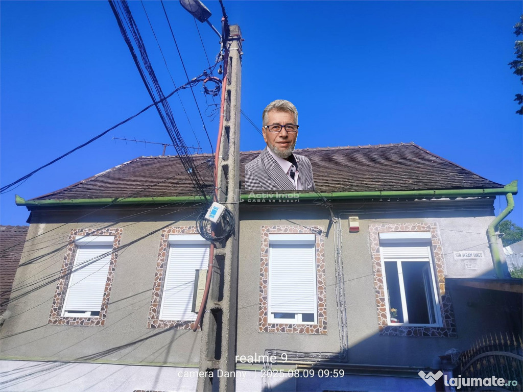 Resita Muncitoresc Casa Zona Lini#537;tit#259;